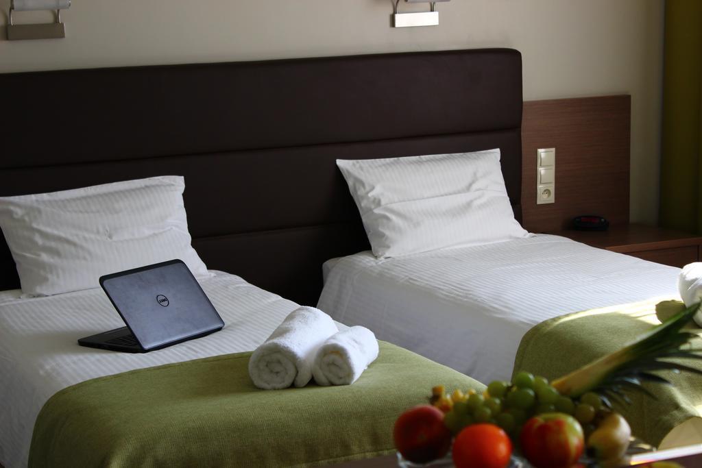 Hotel Pod Debem تارنوف الغرفة الصورة