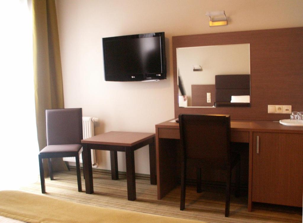 Hotel Pod Debem تارنوف الغرفة الصورة