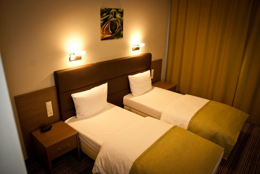 Hotel Pod Debem تارنوف المظهر الخارجي الصورة
